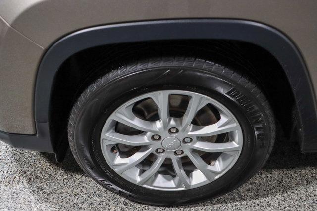 used 2019 Jeep Cherokee car, priced at $14,995