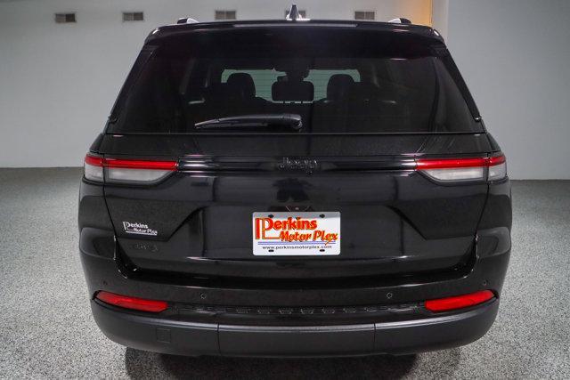 used 2022 Jeep Grand Cherokee car, priced at $26,995