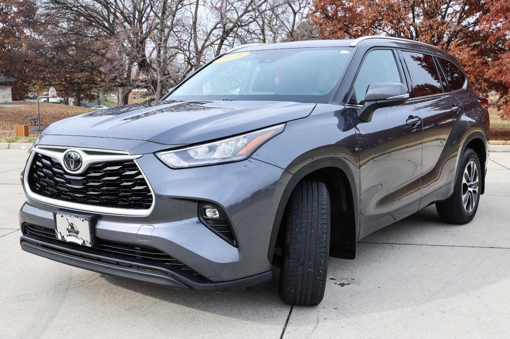 used 2020 Toyota Highlander car, priced at $28,402