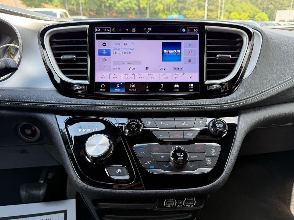 used 2024 Chrysler Pacifica Hybrid car, priced at $27,500