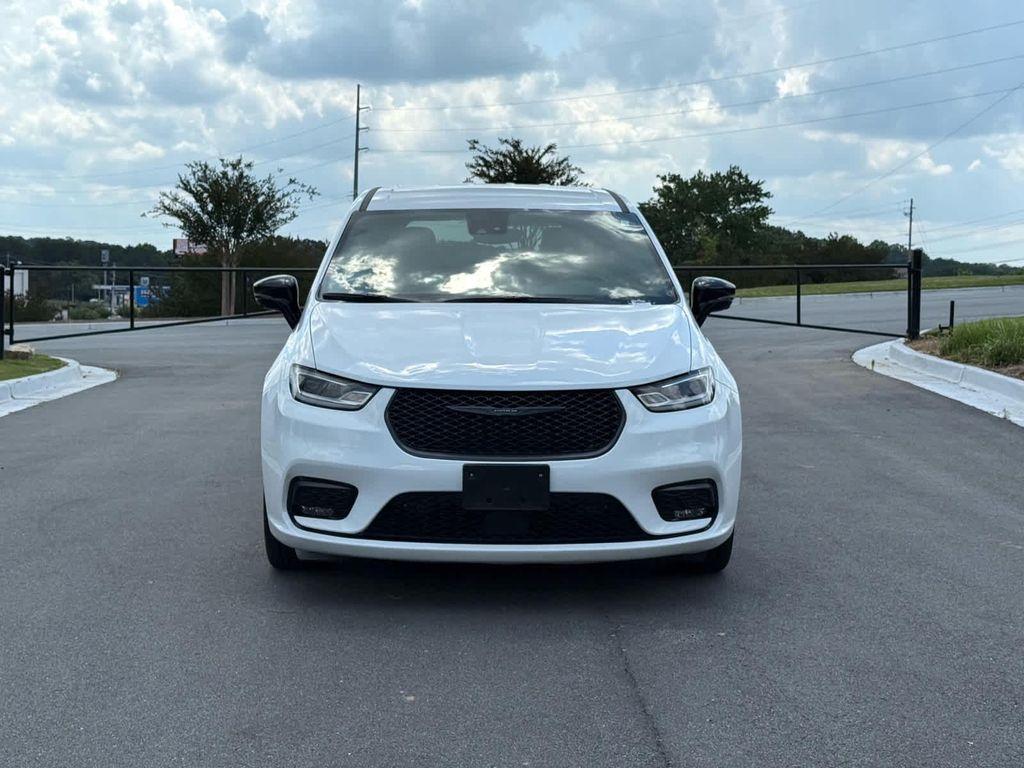 used 2024 Chrysler Pacifica Hybrid car, priced at $27,500