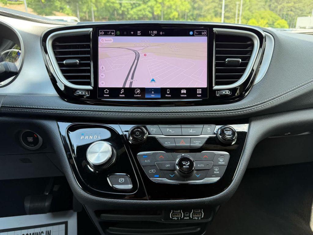 used 2024 Chrysler Pacifica Hybrid car, priced at $27,500