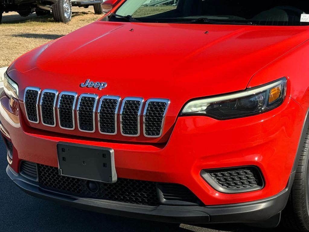 used 2021 Jeep Cherokee car, priced at $15,500