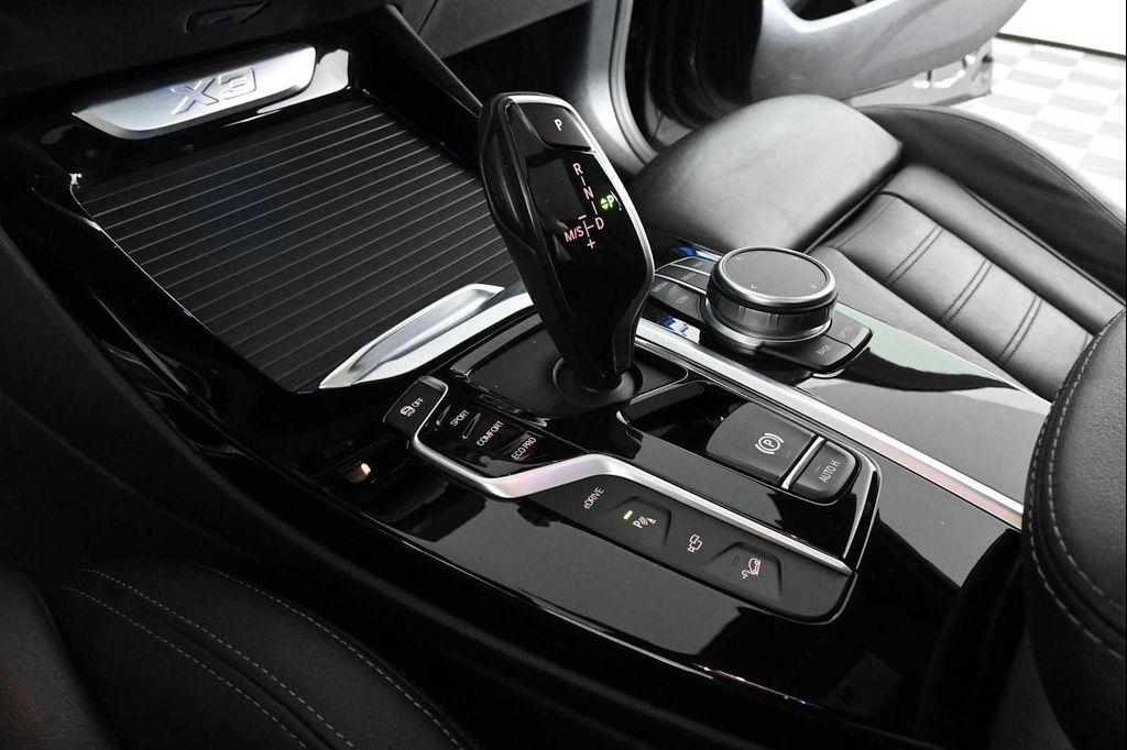 BMW X3 view 33