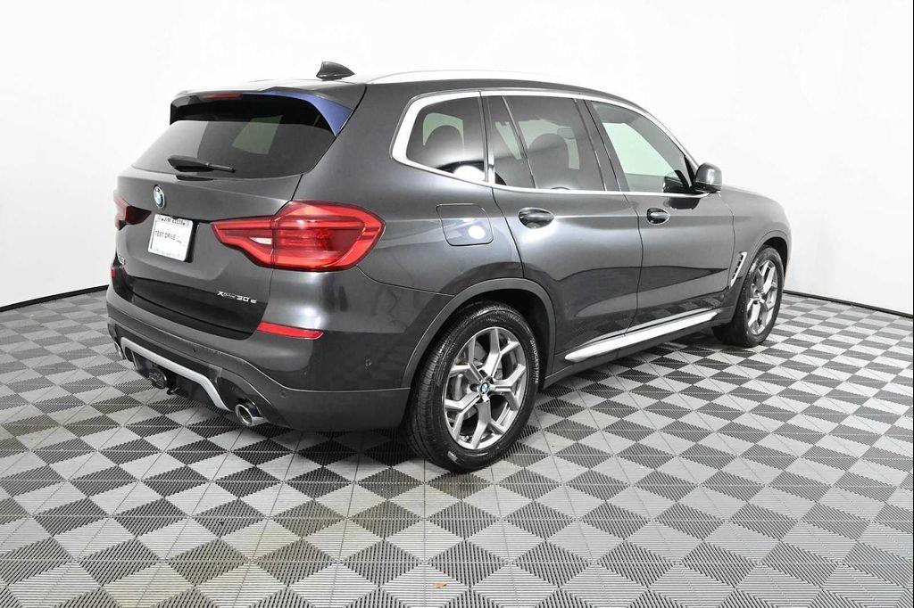 BMW X3 view 9