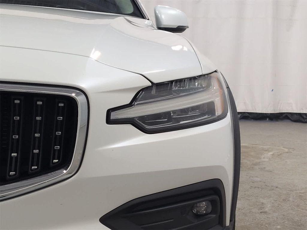 used 2021 Volvo V60 Cross Country car, priced at $24,999