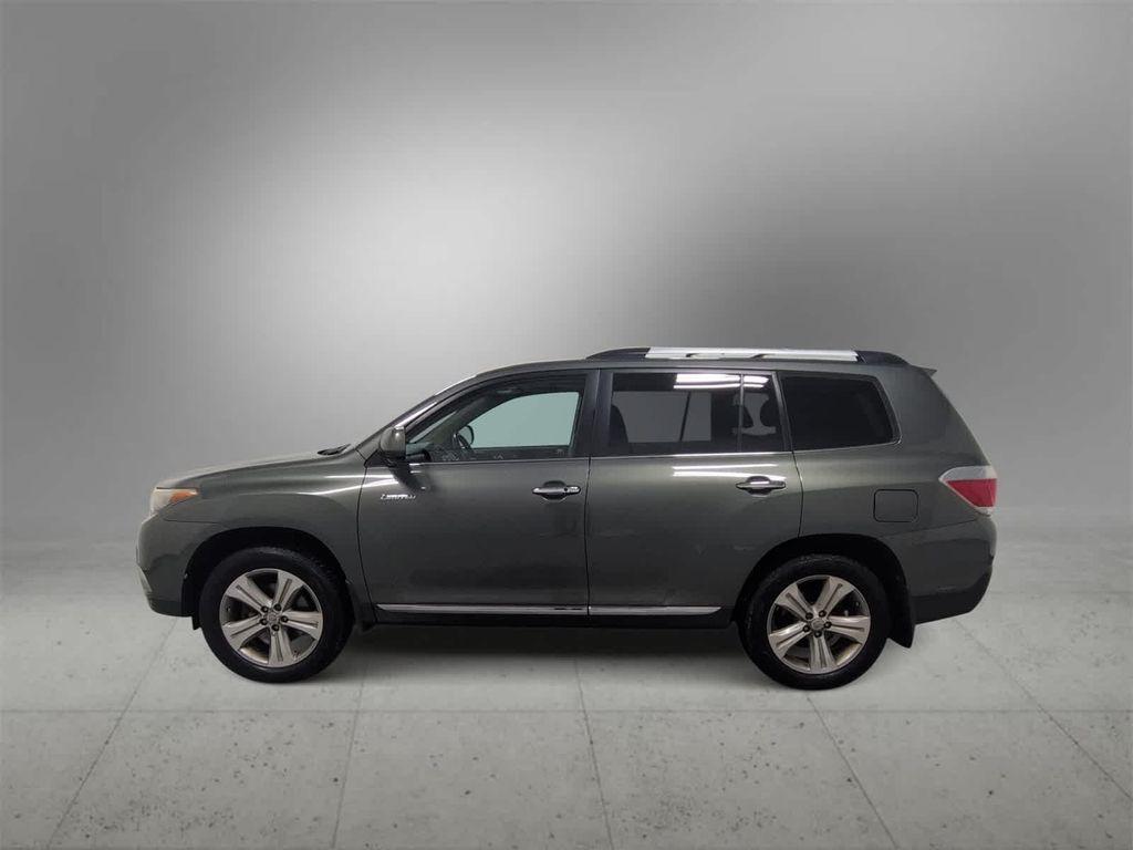 used 2013 Toyota Highlander car, priced at $13,495