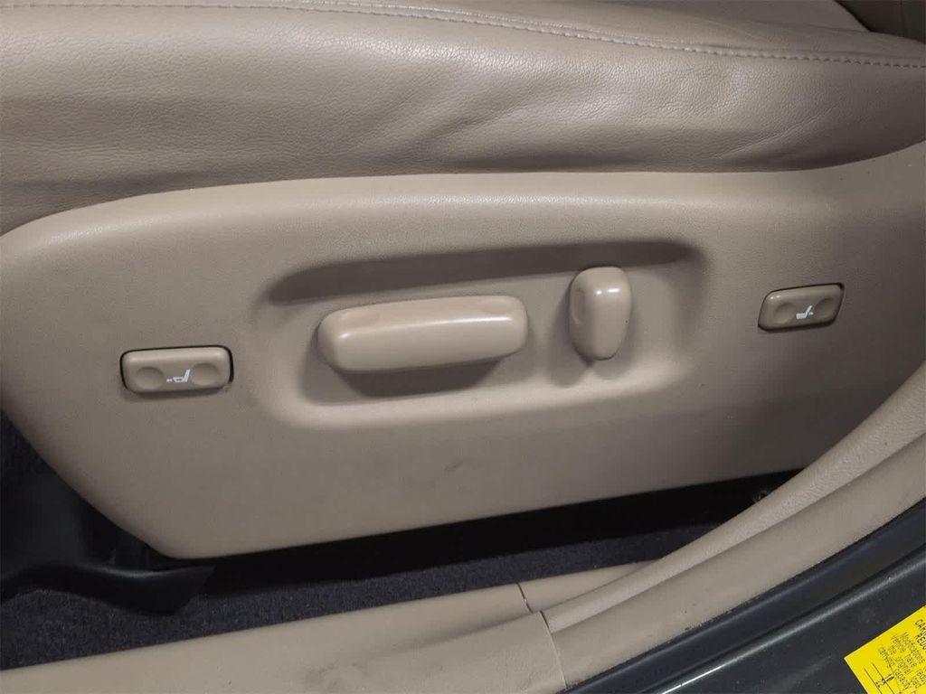 used 2013 Toyota Highlander car, priced at $13,495