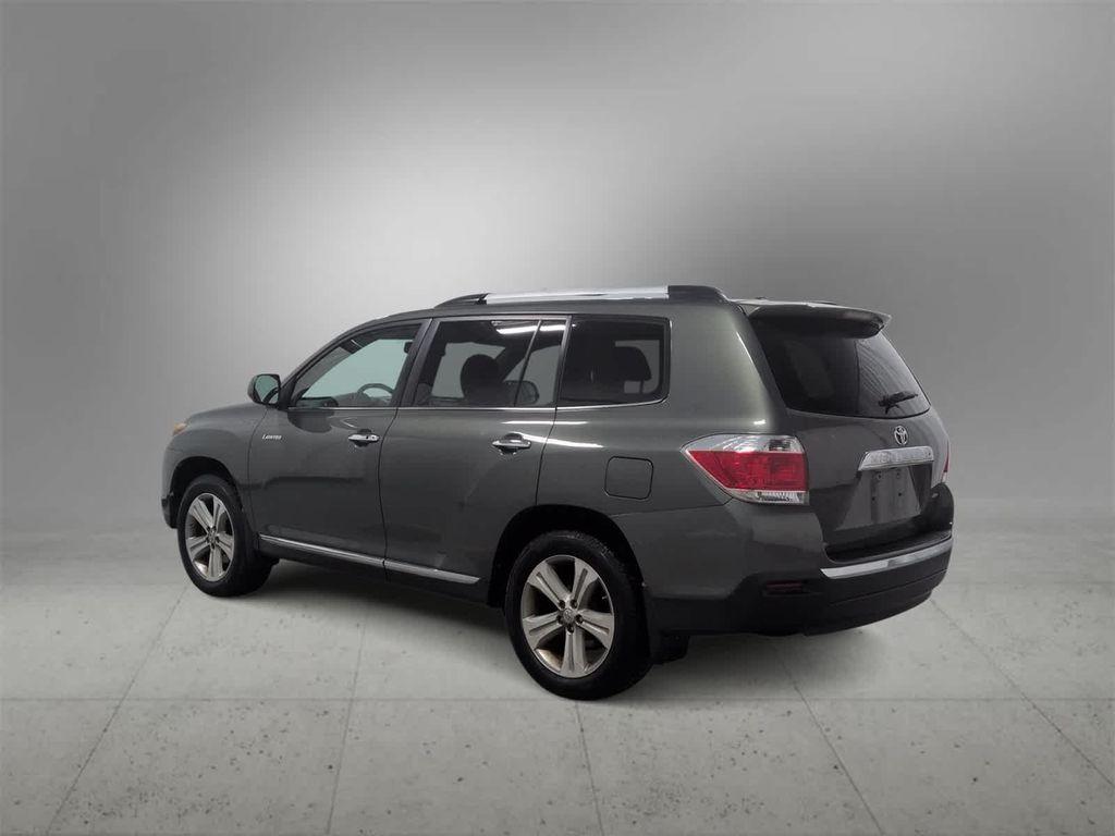 used 2013 Toyota Highlander car, priced at $13,495
