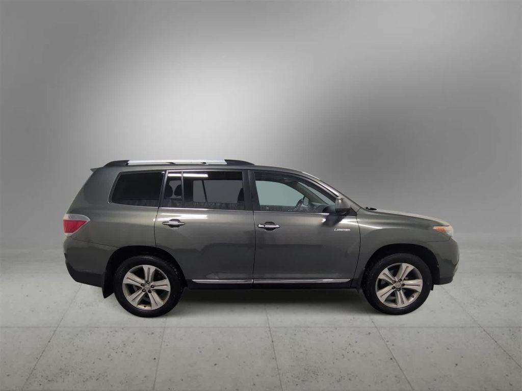 used 2013 Toyota Highlander car, priced at $13,495