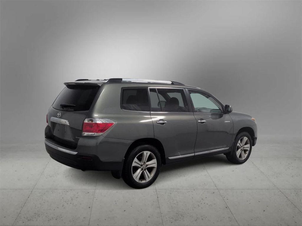 used 2013 Toyota Highlander car, priced at $13,495