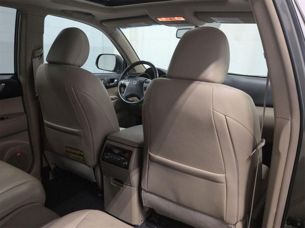 used 2013 Toyota Highlander car, priced at $13,495