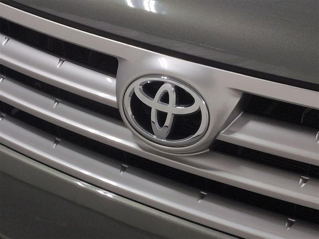 used 2013 Toyota Highlander car, priced at $13,495