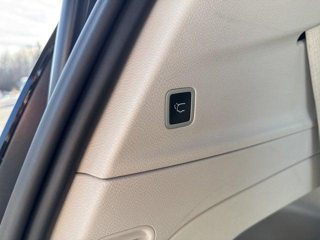 used 2024 Chrysler Pacifica car, priced at $28,293