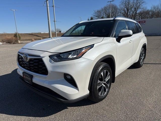 used 2020 Toyota Highlander car, priced at $21,990