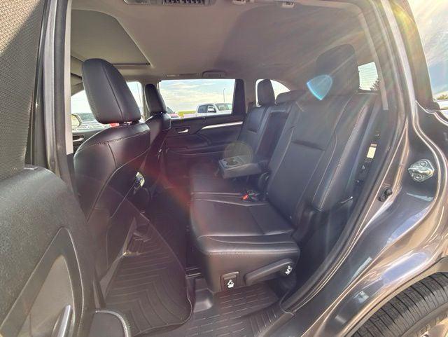 used 2015 Toyota Highlander car, priced at $15,340