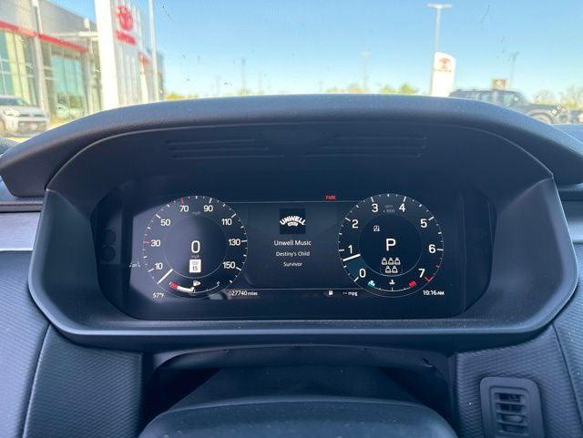 used 2024 Land Rover Discovery car