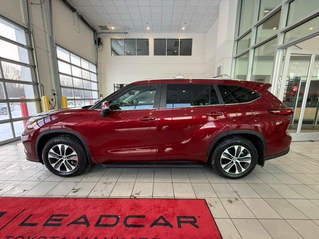used 2023 Toyota Highlander car, priced at $32,990