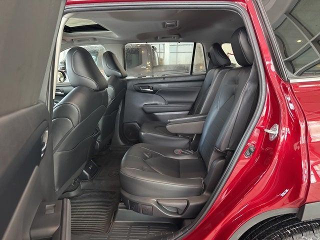 used 2023 Toyota Highlander car, priced at $32,990