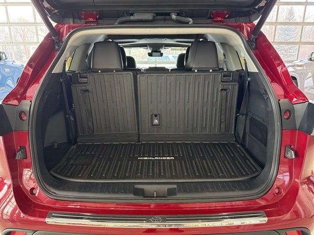 used 2023 Toyota Highlander car, priced at $32,990