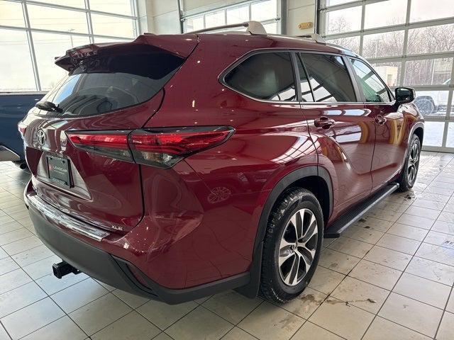 used 2023 Toyota Highlander car, priced at $32,990