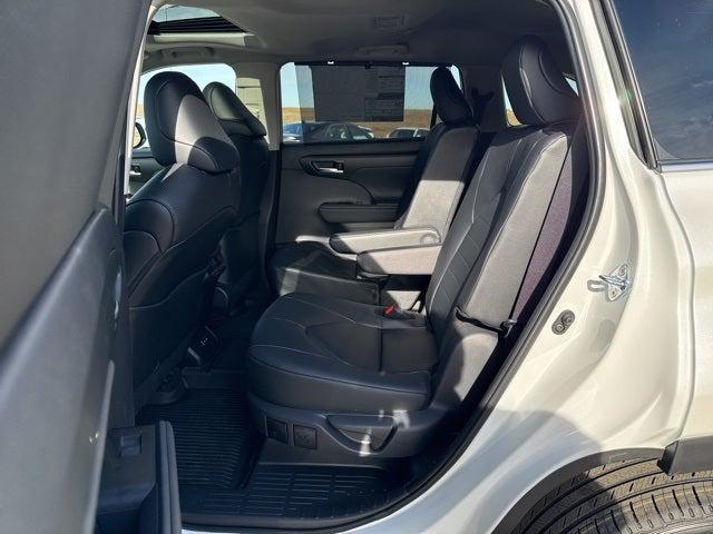 new 2026 Toyota Highlander car, priced at $47,663