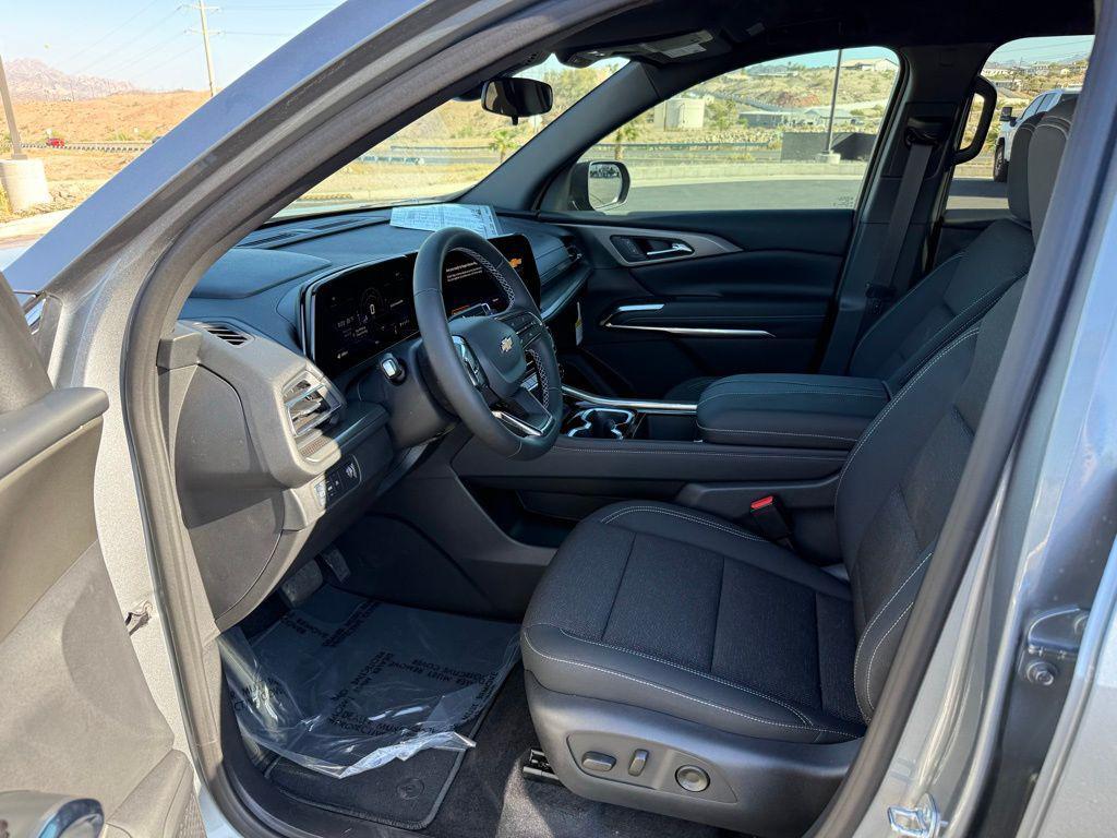 new 2026 Chevrolet Traverse car, priced at $42,325