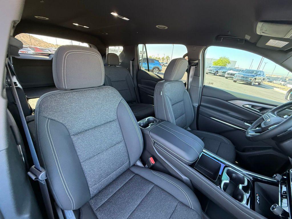 new 2026 Chevrolet Traverse car, priced at $42,325