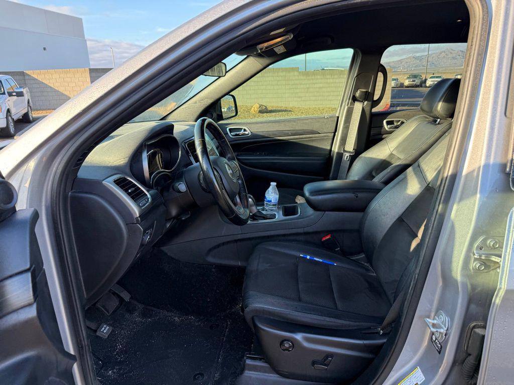 used 2021 Jeep Grand Cherokee car, priced at $23,609