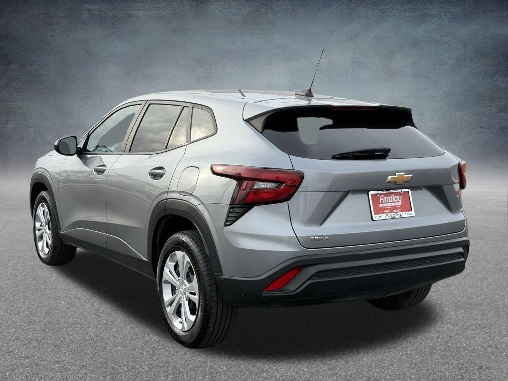 used 2024 Chevrolet Trax car, priced at $18,201