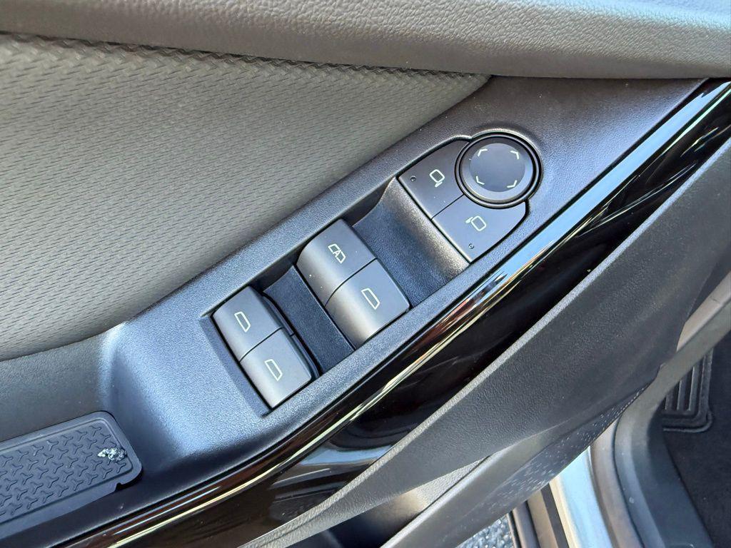 new 2026 Chevrolet Equinox car, priced at $28,491