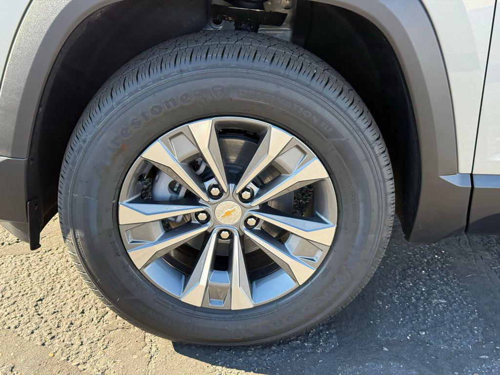 new 2026 Chevrolet Equinox car, priced at $28,491