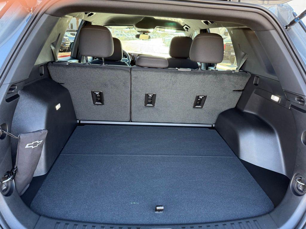 new 2026 Chevrolet Equinox car, priced at $28,491