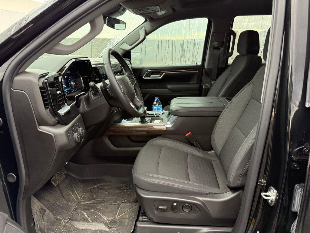 used 2025 Chevrolet Silverado 1500 car, priced at $50,996