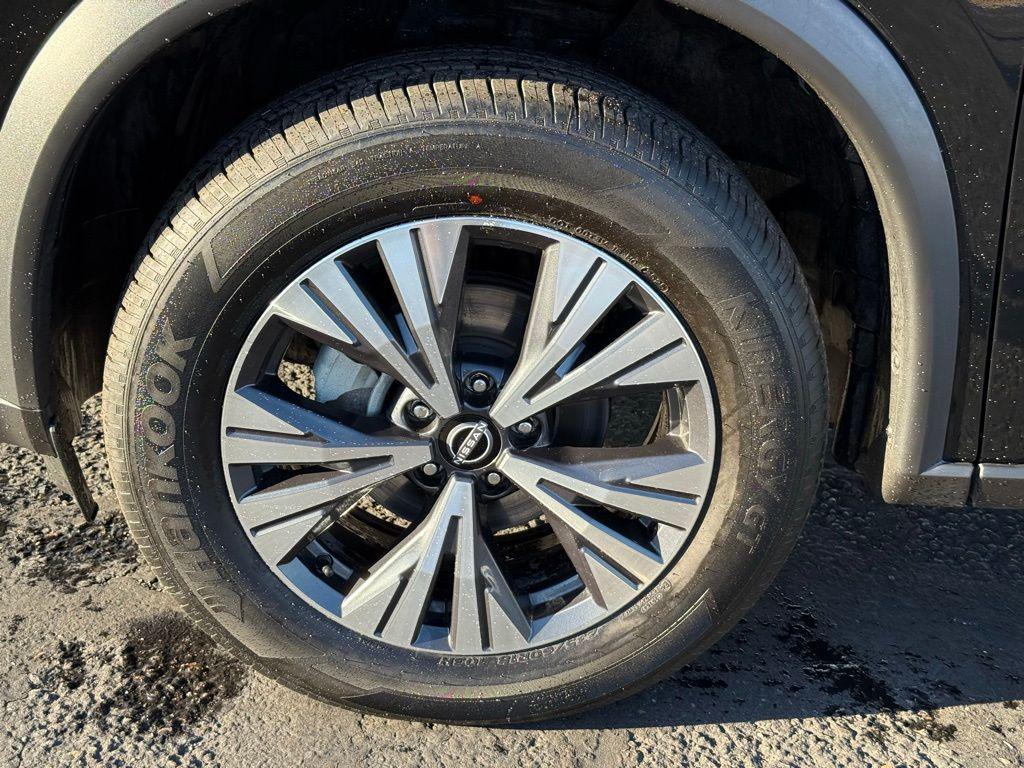 used 2023 Nissan Rogue car, priced at $18,274