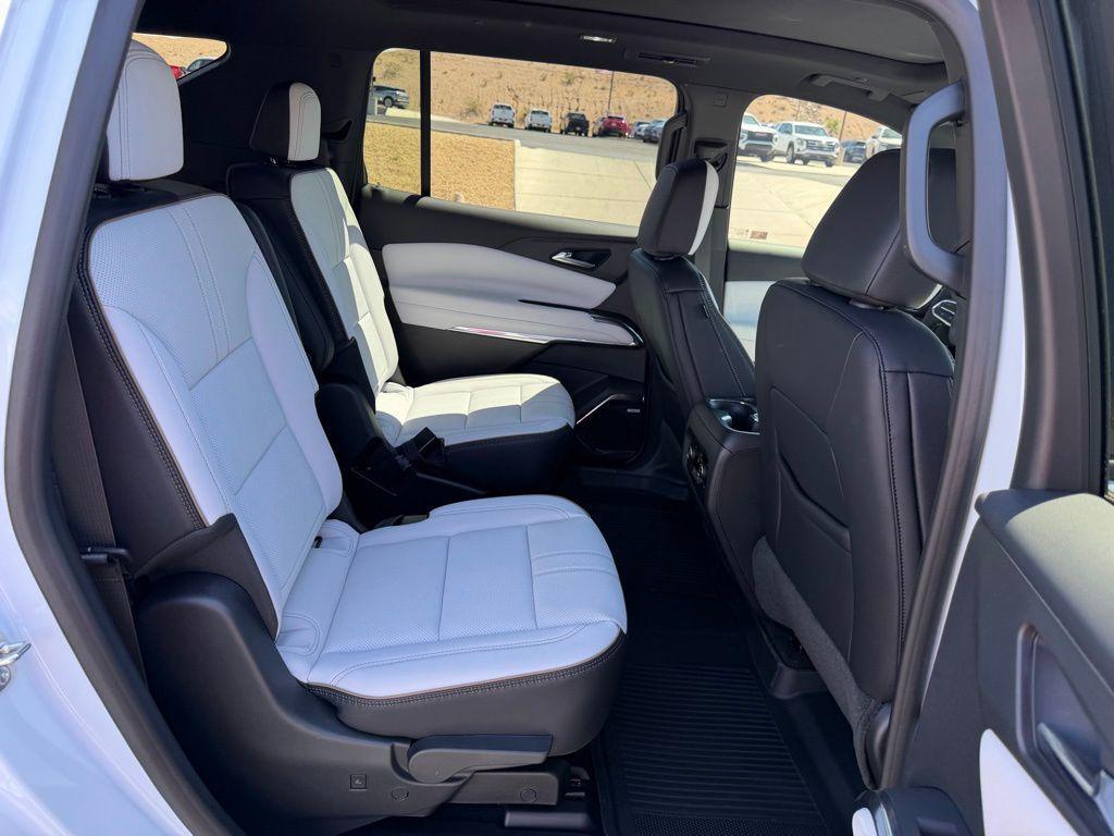 new 2026 Chevrolet Traverse car, priced at $60,255