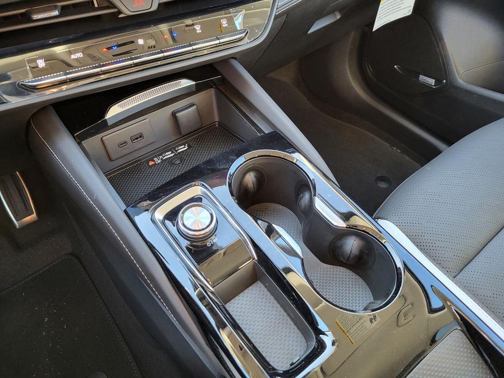 new 2025 Buick Envision car, priced at $34,240