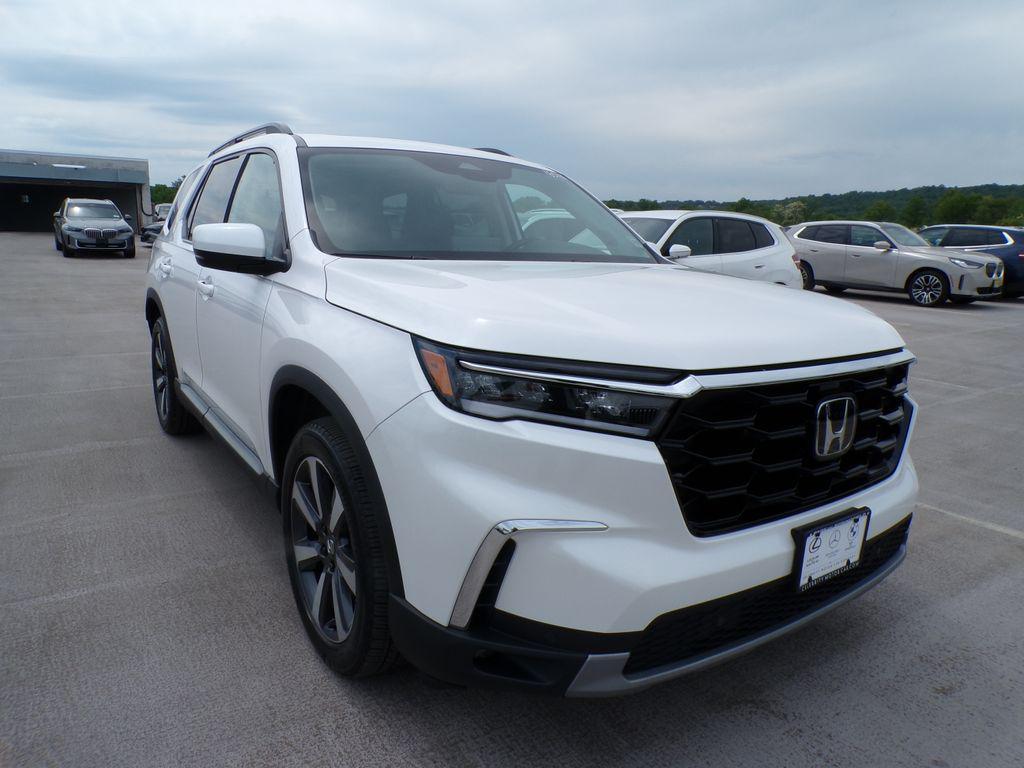 used 2025 Honda Pilot car, priced at $44,990