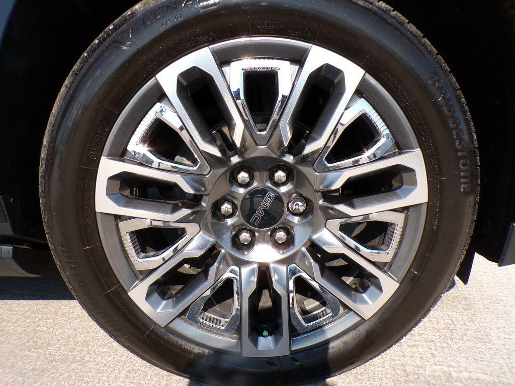 used 2024 GMC Yukon car, priced at $82,990