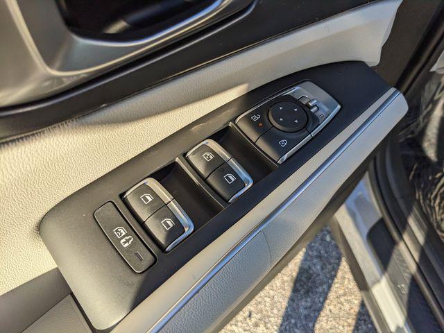 new 2026 Kia Sorento car, priced at $33,393