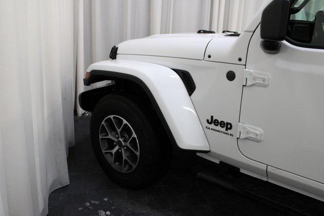 used 2025 Jeep Gladiator car, priced at $36,000