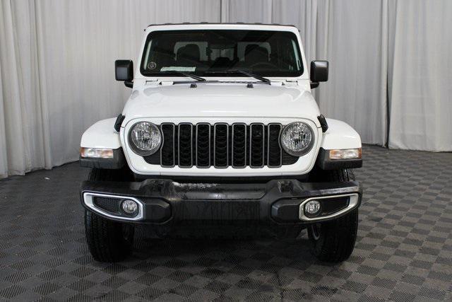 used 2025 Jeep Gladiator car, priced at $36,000