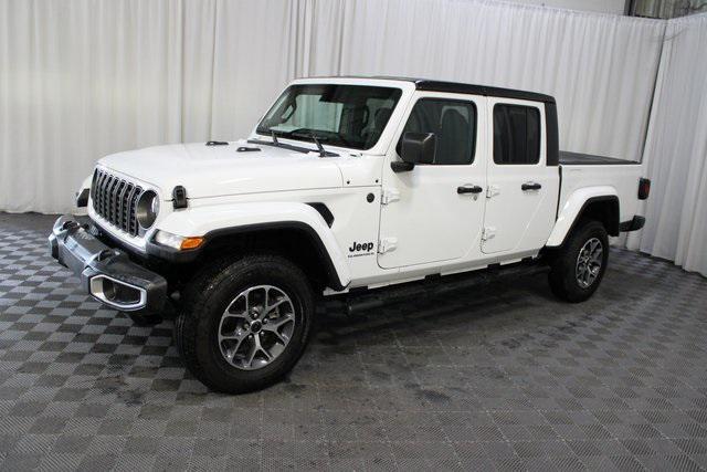used 2025 Jeep Gladiator car, priced at $36,000