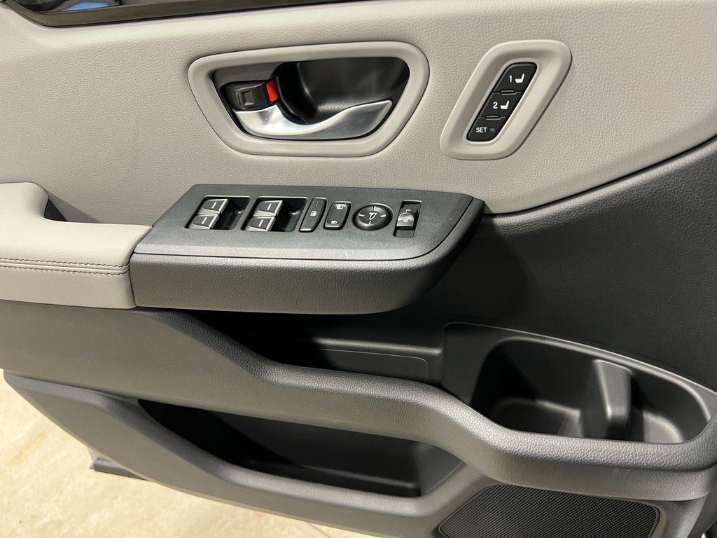 new 2025 Honda Pilot car, priced at $47,550