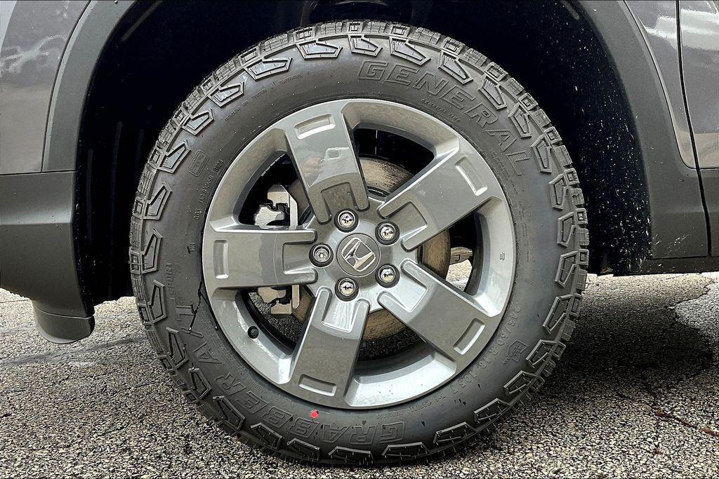 new 2025 Honda Ridgeline car, priced at $44,235