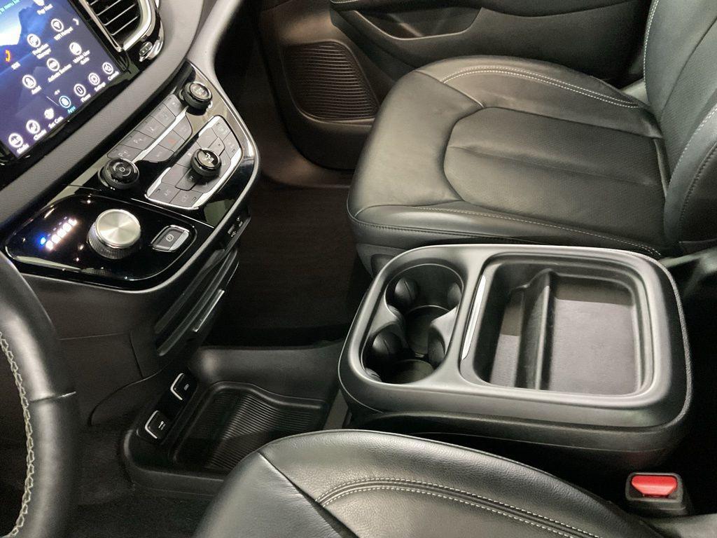 used 2020 Chrysler Pacifica car, priced at $25,226
