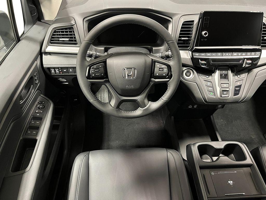 new 2026 Honda Odyssey car, priced at $45,110