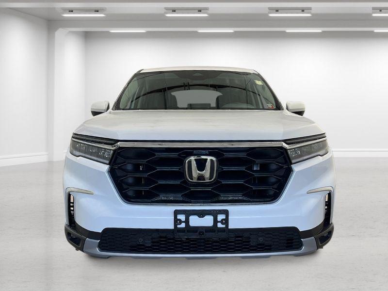 new 2025 Honda Pilot car, priced at $48,280