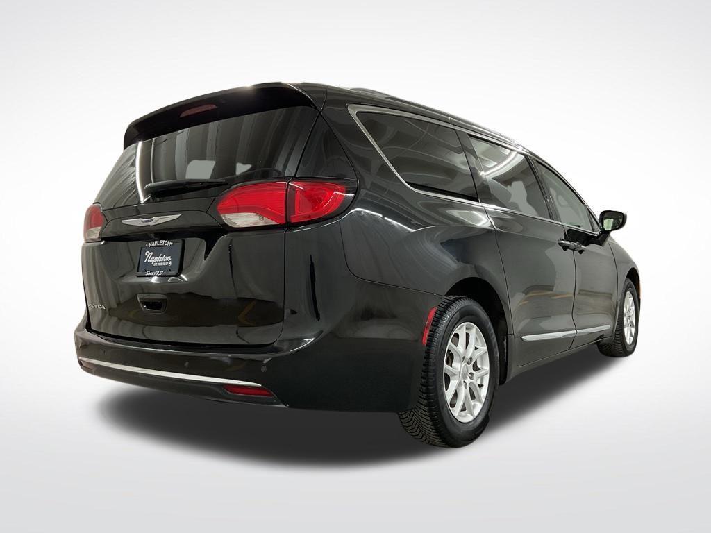 used 2020 Chrysler Pacifica car, priced at $15,538