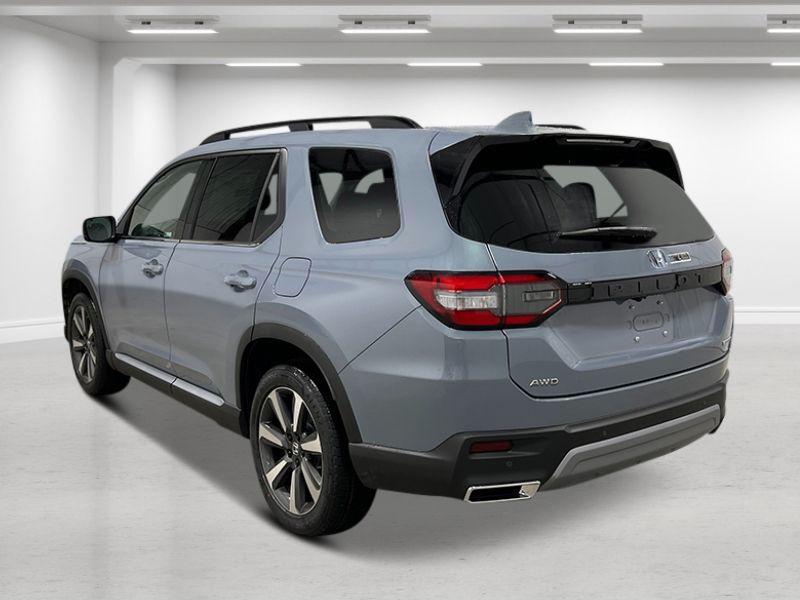 new 2025 Honda Pilot car, priced at $52,280